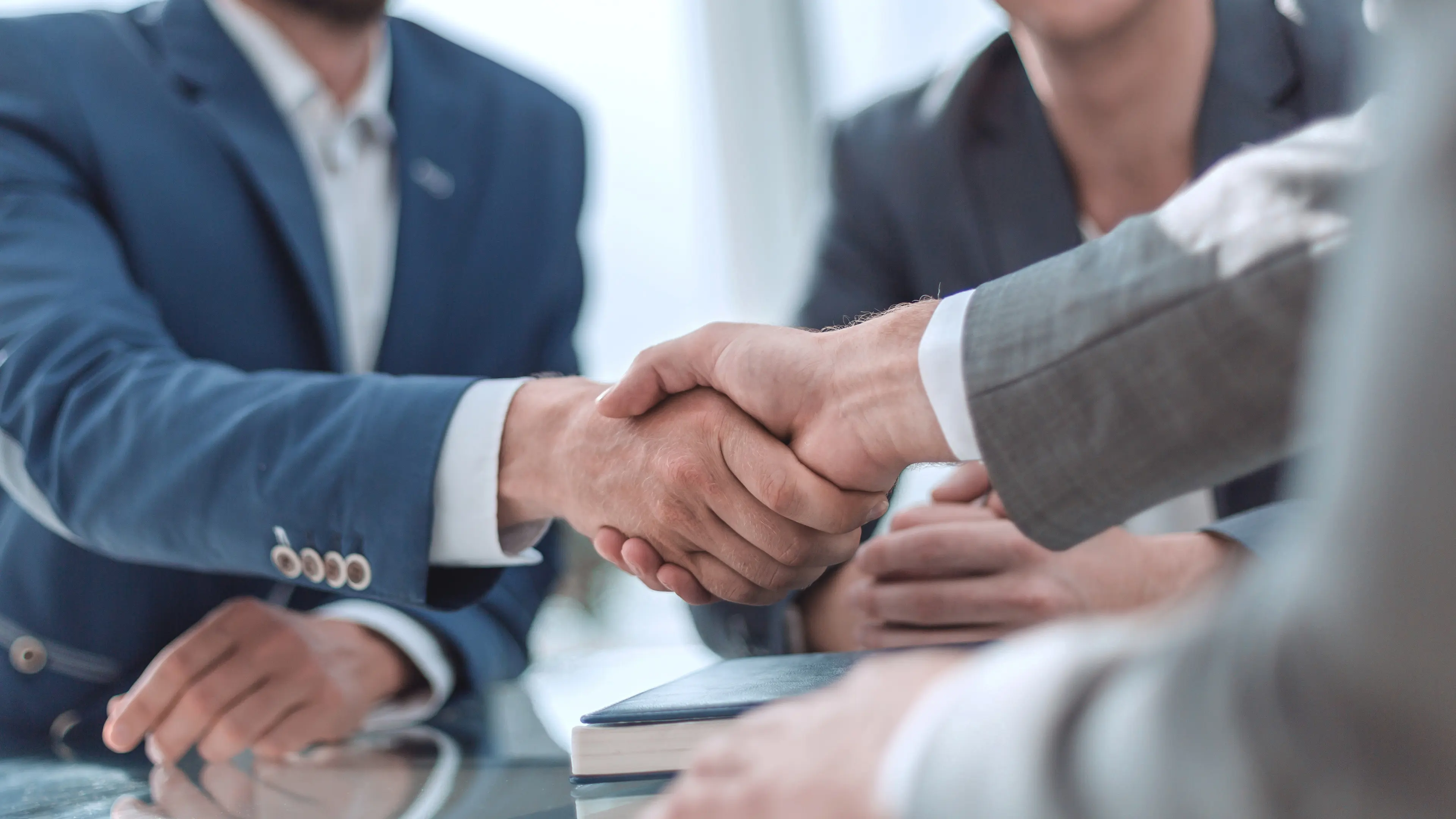Mayer & Dau Immobilien Mastermind Mallorca Background Allianz